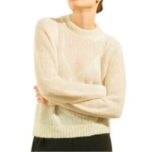 Momoni Soft Cream Turtleneck Sweater